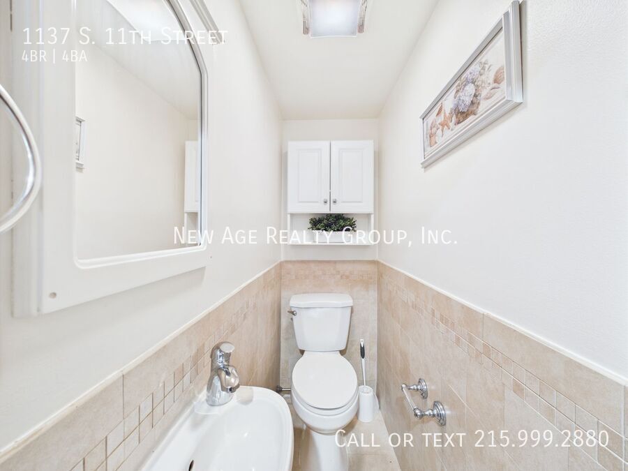 Building Photo - 1137 S 11th St