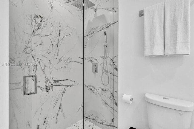 Building Photo - 560 Perviz Ave