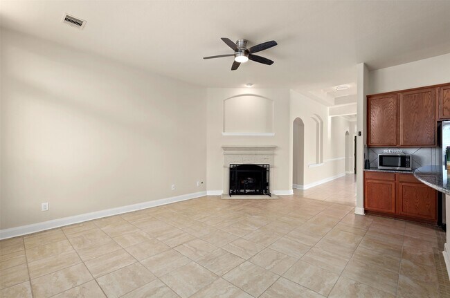 Building Photo - 5026 Gulf Stream Ln