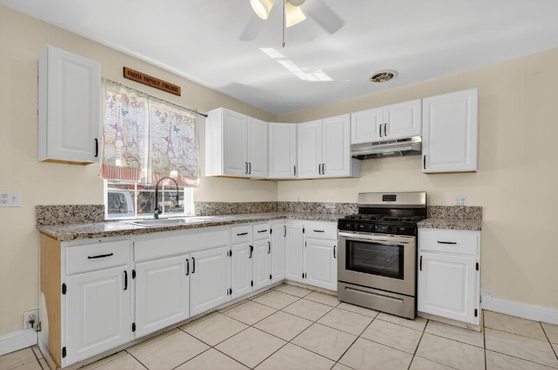 Building Photo - 5080 Enrico Blvd