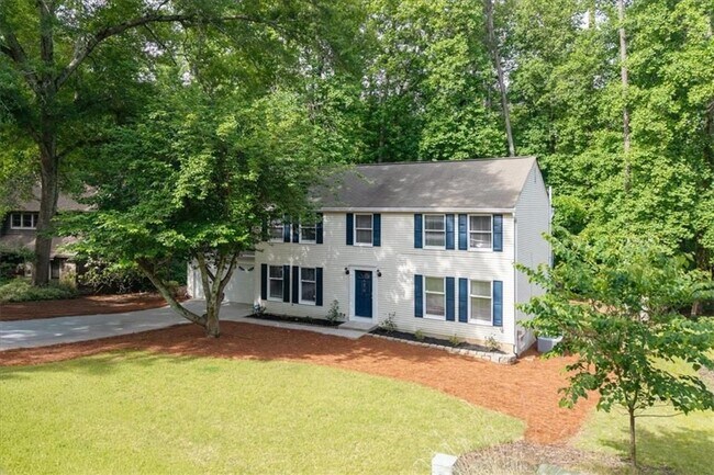 Building Photo - 9470 Hillside Dr