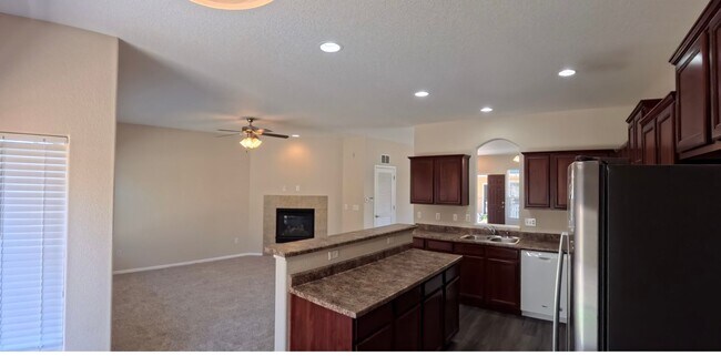 Building Photo - 3408 Kingfisher Nest Grove