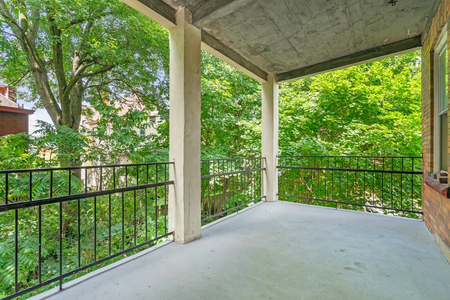 Back Porch - Alta Vista Apartments