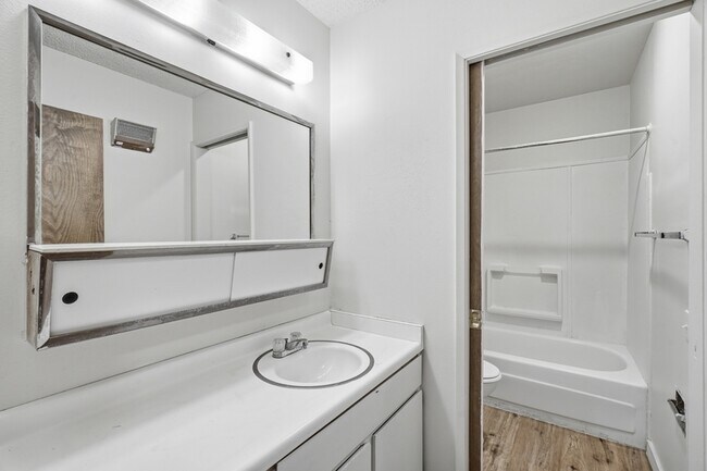 Building Photo - 3106 E 27th Ave