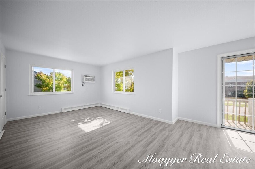 Building Photo - 1041 Abbey Ct