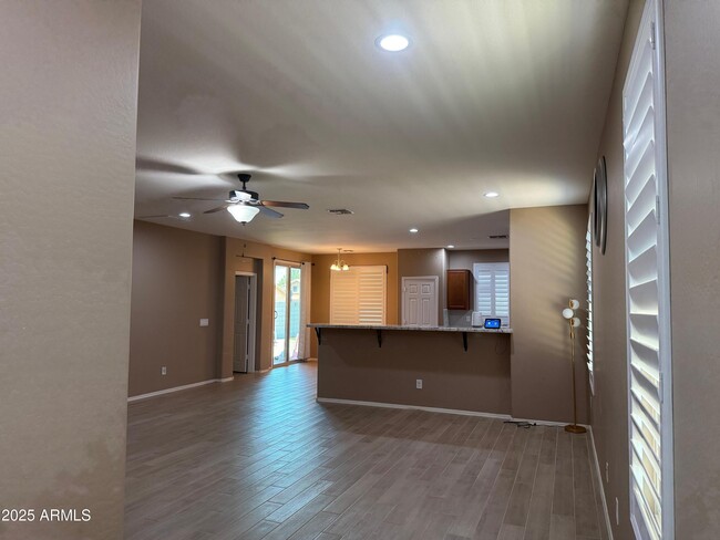 Building Photo - 6826 W Charter Oak Rd