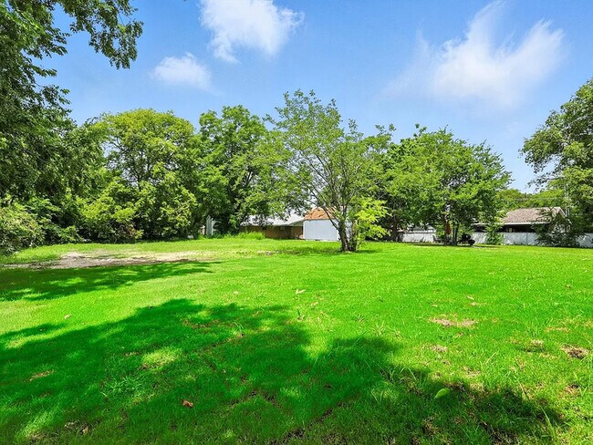 Building Photo - 1004 Branch St