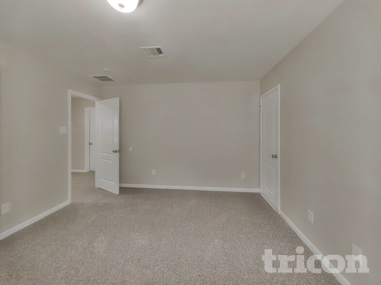 Building Photo - 6106 Carver Pines Dr