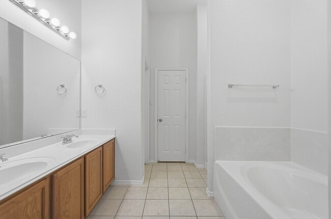 Building Photo - 18612 Syndee Loch Ct