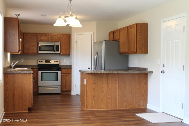 Building Photo - 306 Saratoga Ln