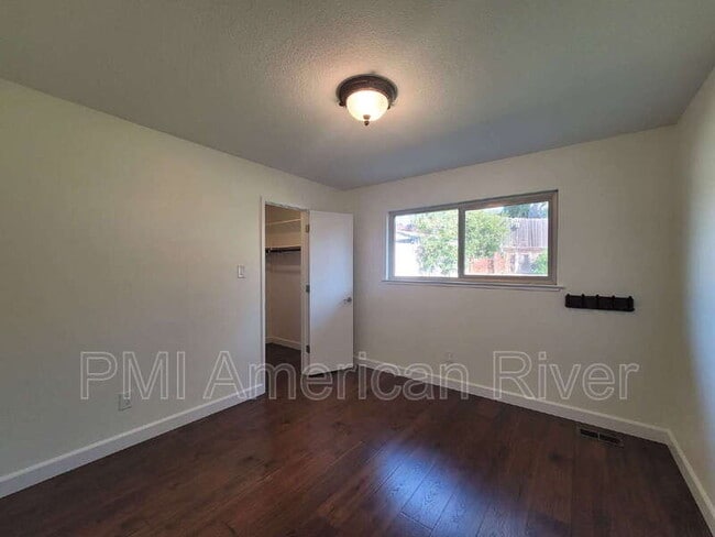 Building Photo - 7817 Palmyra Dr