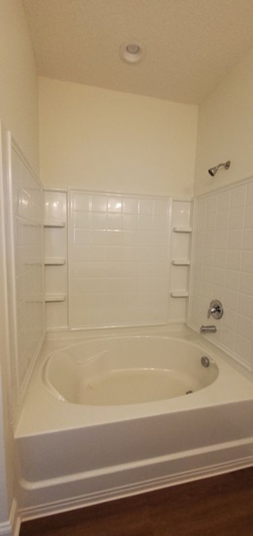 Building Photo - 492 Rutledge Dr