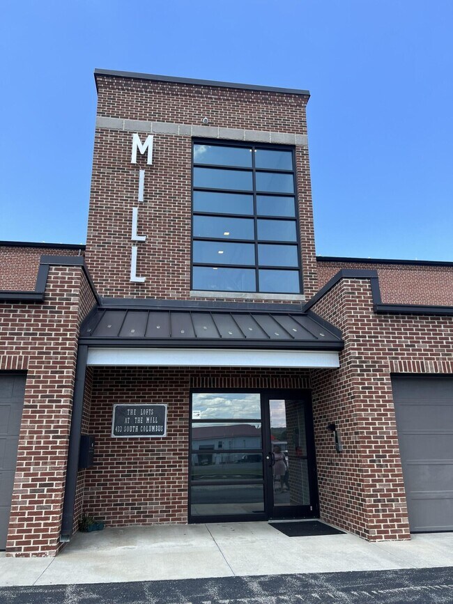 Building Photo - 431 S Columbus St