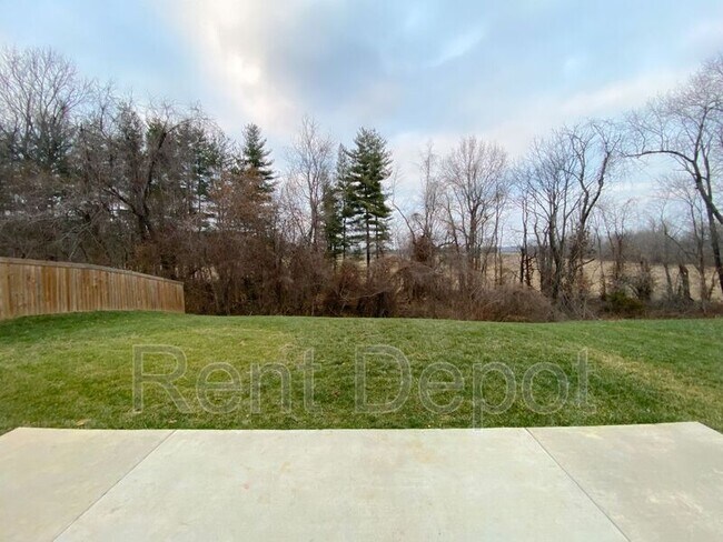 Building Photo - 5514 Cameo Dr