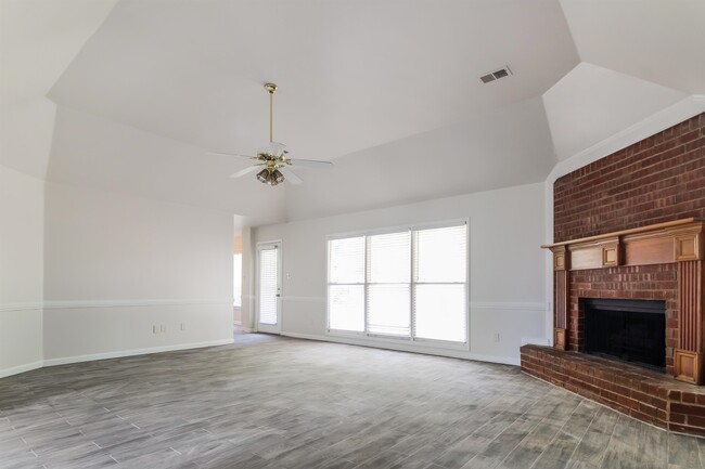 Building Photo - 8859 Raspberry Ln