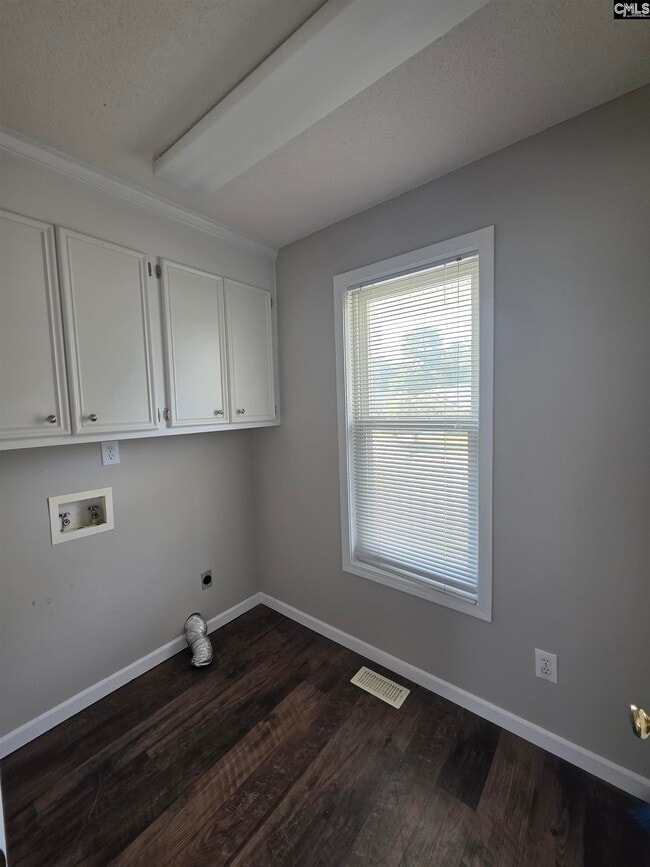 Building Photo - 129 Wildflower Ln