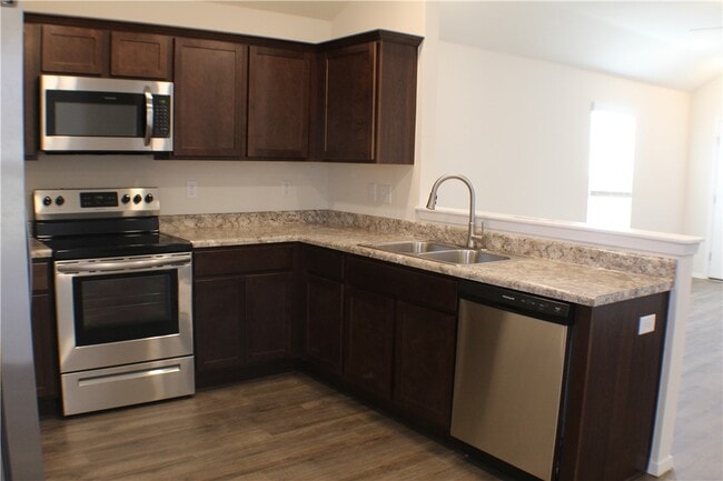 Building Photo - 1078 E Sparrow Cir