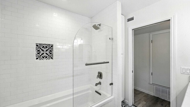 Building Photo - 1240 Canyon Springs Dr