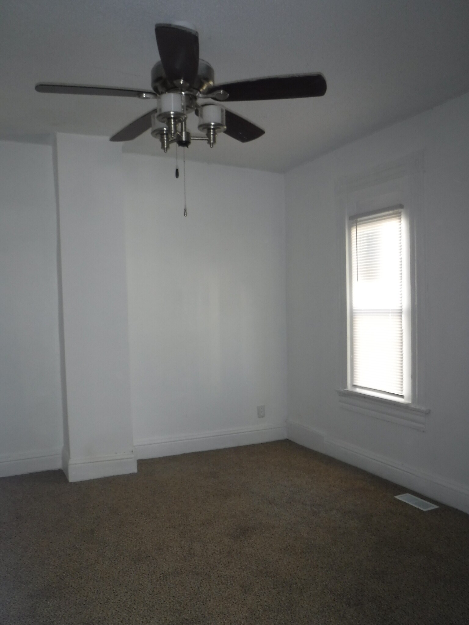 Building Photo - 6417 Washington St