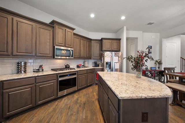 Building Photo - 2685 Venice Dr