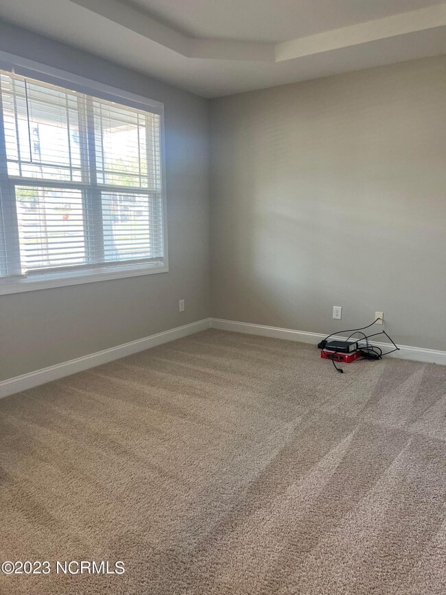 Building Photo - 412 Palisades Dr