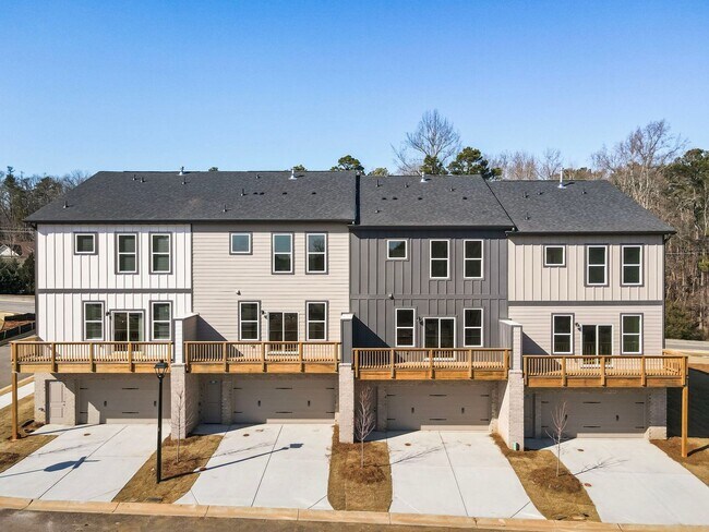 Building Photo - 634 Grove Glen Ct