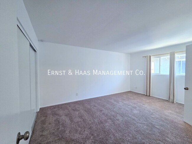 Building Photo - 873 E Turmont St