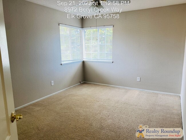 Building Photo - Comfortable Two Story Home