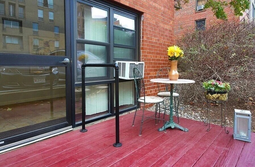 Building Photo - 8 Juniper St