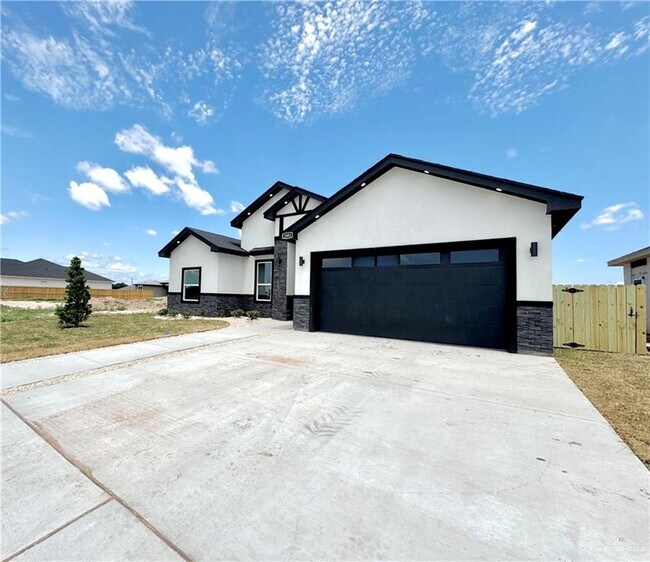 Building Photo - 32 Durango Dr