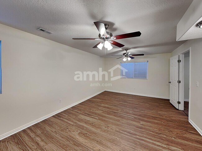 Building Photo - 2552 W 1500 N