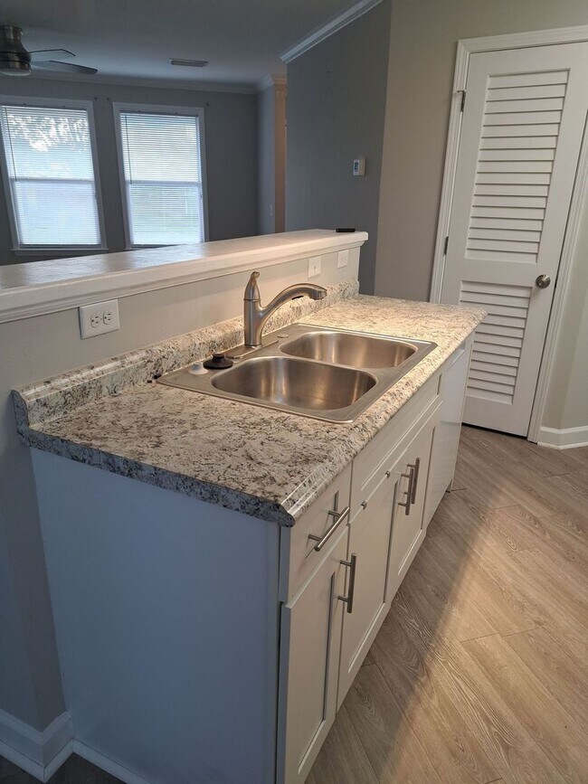 Building Photo - 7325 Claudia's Way