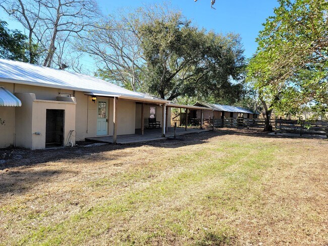 Building Photo - 4362 W Midway Rd