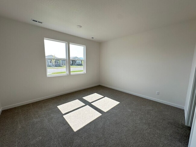 Building Photo - Brand New Foxtail Rancher
