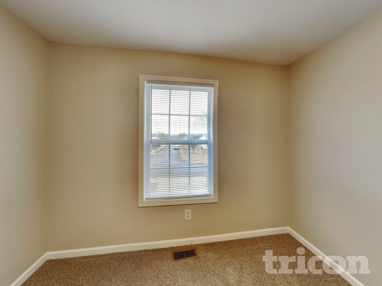 Building Photo - 6655 Breckenridge Dr