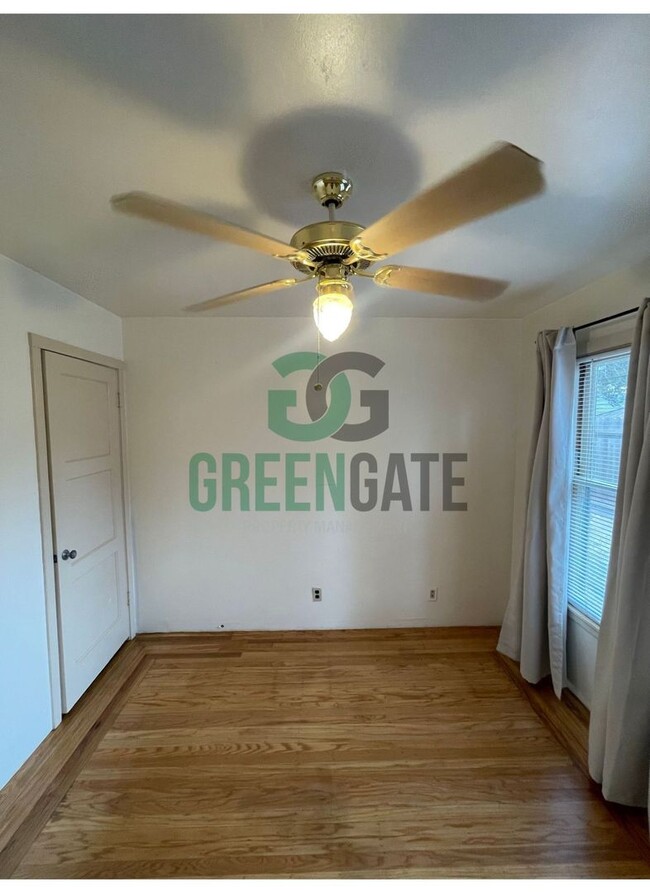 Building Photo - 3 BEDROOM 1 BATH HOME IN MODESTO!!