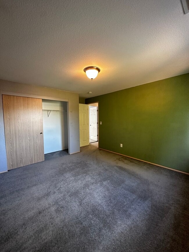 Building Photo - 4 Bedroom 2.5 Bath On Private Cul-Du-Sac - $500 OFF for January Move In!!