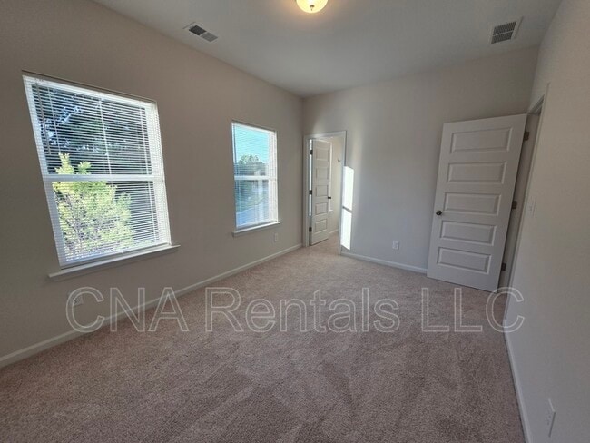 Building Photo - 1668 Eagle Dr