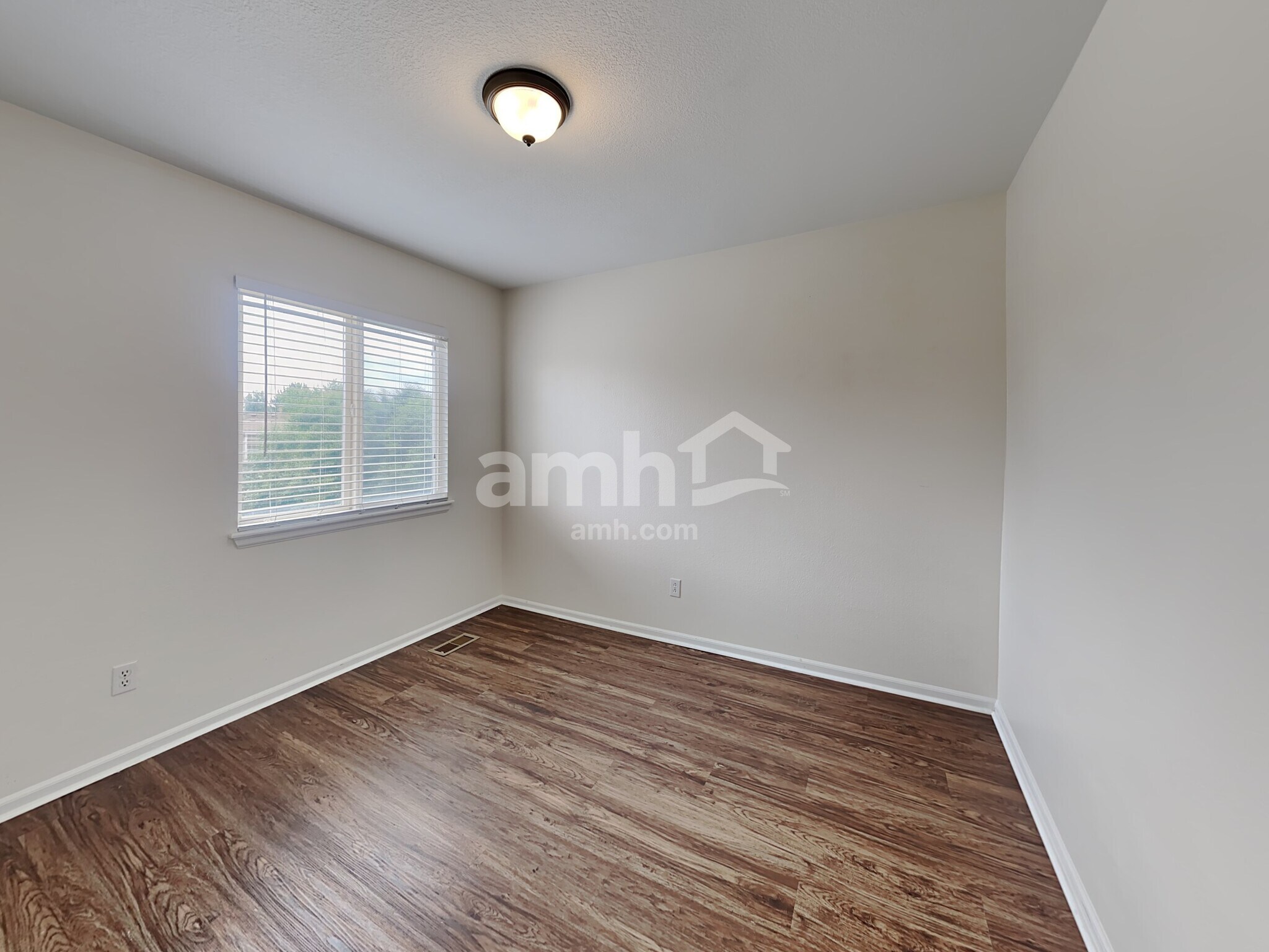 Building Photo - 4555 N Gibraltar St