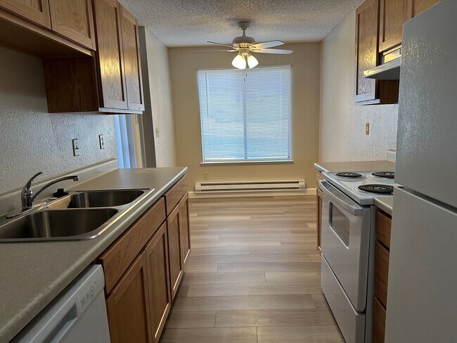 Building Photo - One Bedroom For Rent