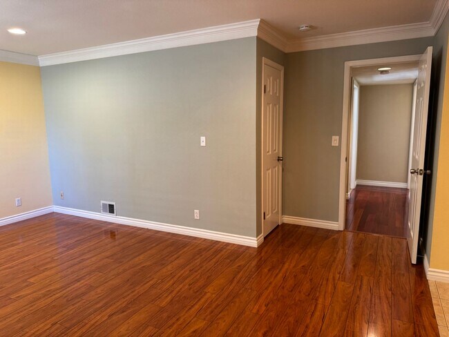 Building Photo - 2750 Sea View Pkwy
