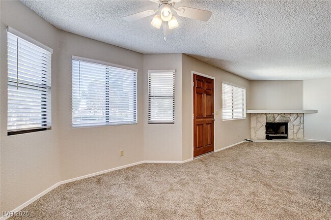 Building Photo - 2713 Otter Creek Ct