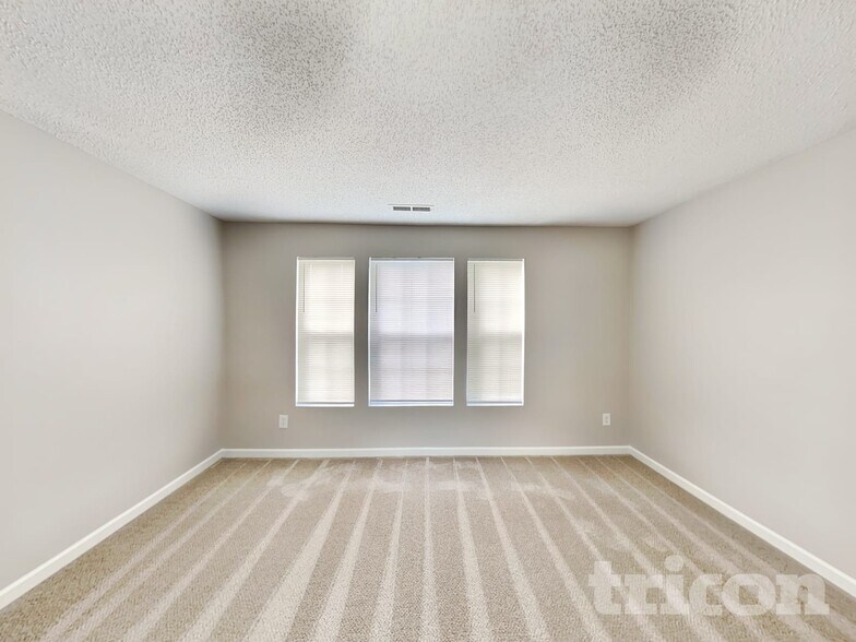 Building Photo - 901 Skywatch Ln