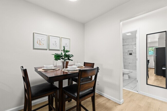 Building Photo - 22 2nd St