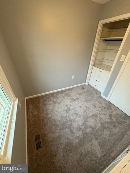 Building Photo - 3818 Vermont Ct