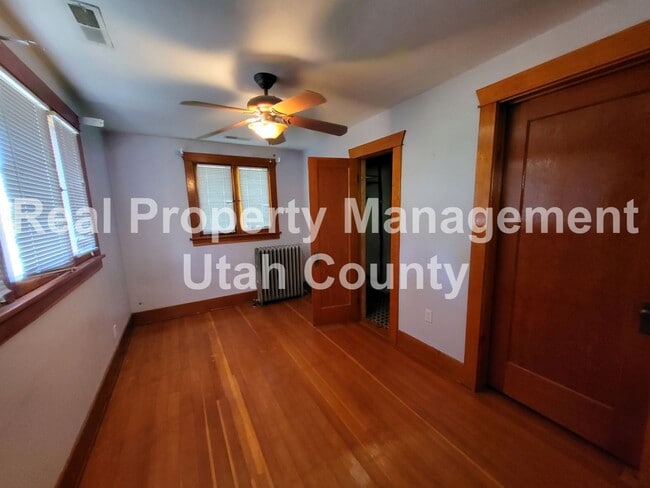 Building Photo - 159 N 400 E