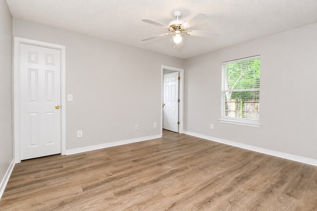 Building Photo - Northwest Pensacola 3BR/2BA Home Near Navy Federal with No Carpet & Privacy-Fenced Backyard