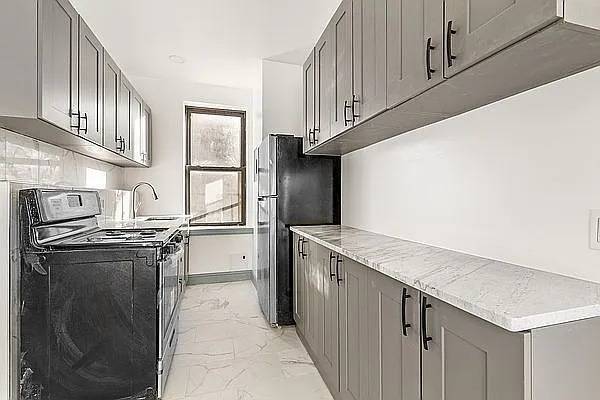 Building Photo - 49 6th Ave