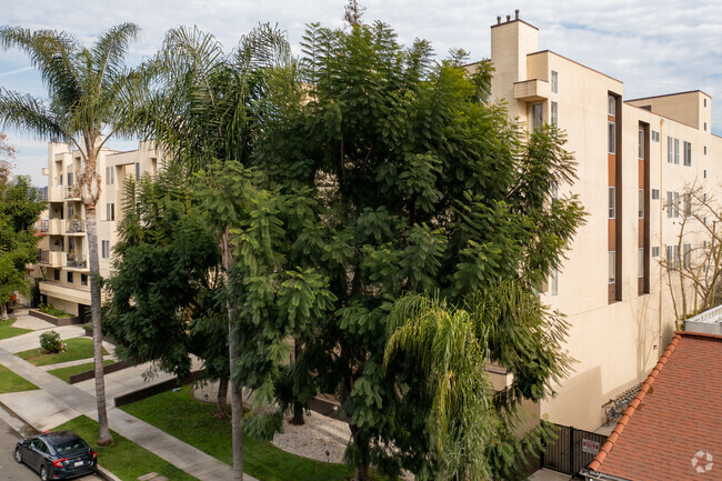 112 N Hamilton Dr - Hamilton Park