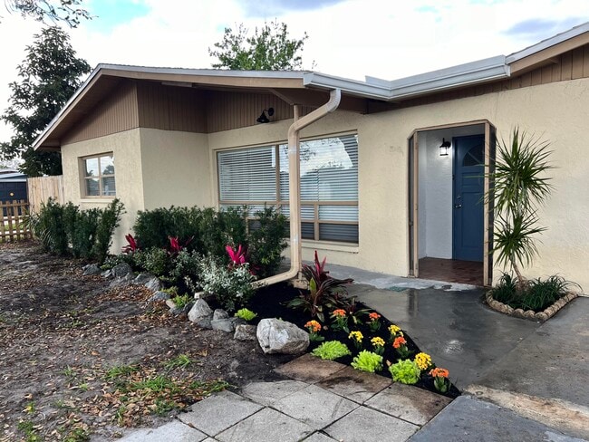 Primary Photo - 1934 Wallace Ave